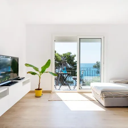 Precioso Apartamento En Primera Linea De Mar En Calella De Palafrugell Exterior photo