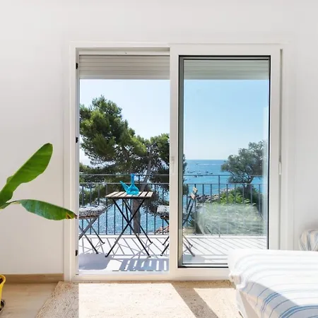 Precioso Apartamento En Primera Linea De Mar En Calella De Palafrugell Exterior photo