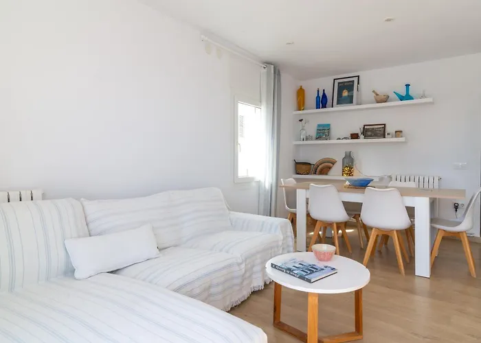 Precioso Apartamento En Primera Linea De Mar En Calella De Palafrugell